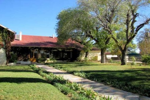 The Elegant Farmstead 001